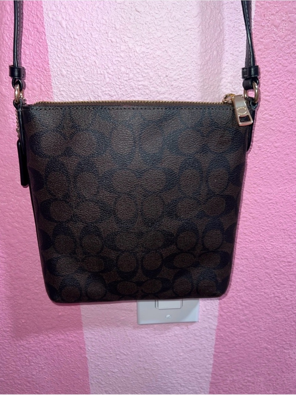Coach Brown & Black Signature Crossbody Bag with Gold Hardware - Picture 2 of 5